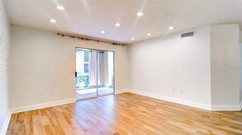2 bedroom Condominium at 9481 Highland Oak Drive #1001, The Highlands At Hunters Gree, Tampa — photo 4