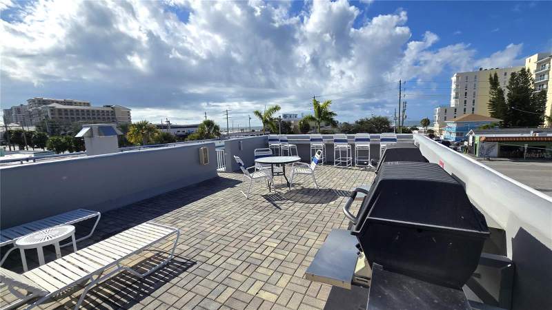 1 bedroom Condo - Hotel at 603 Mandalay Avenue #207, Royal Camelot Resort Condo, Clearwater Beach — photo 4