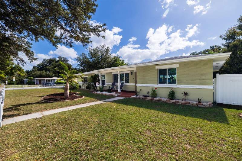 3 bedroom Single Family Residence at 1825 Cleveland Street, Sky Crest Unit 5, Clearwater — photo 4