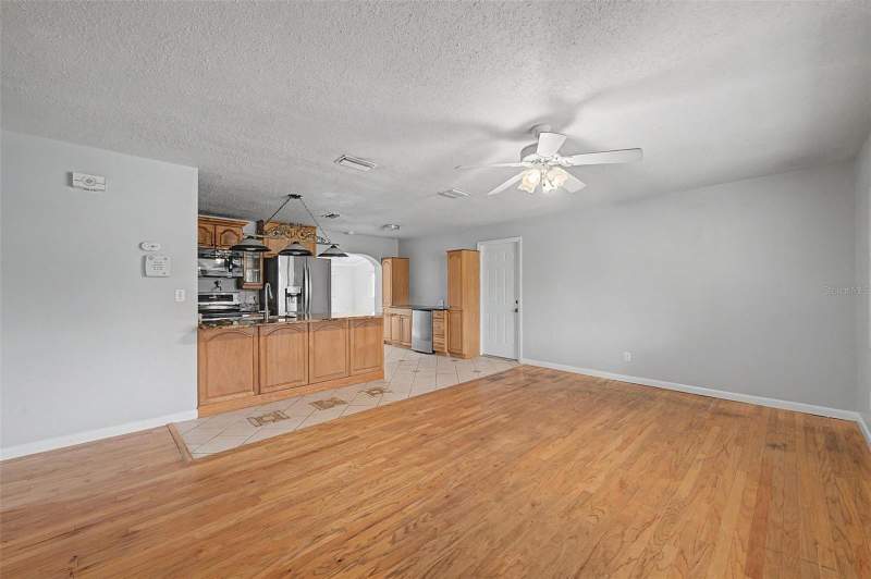 4 bedroom Single Family Residence at 5580 58TH AVENUE, WHITE WOOD TERRACE, ST PETERSBURG — photo 5
