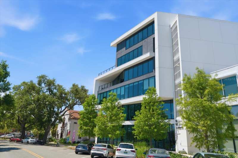 2 bedroom Condominium at 132 Mirror Lake #403, Mirror, The Condo, St Petersburg — photo 1