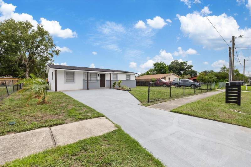 4 bedroom Single Family Residence at 8303 Bahia Avenue, Progress Village Unit 1, Tampa — photo 2