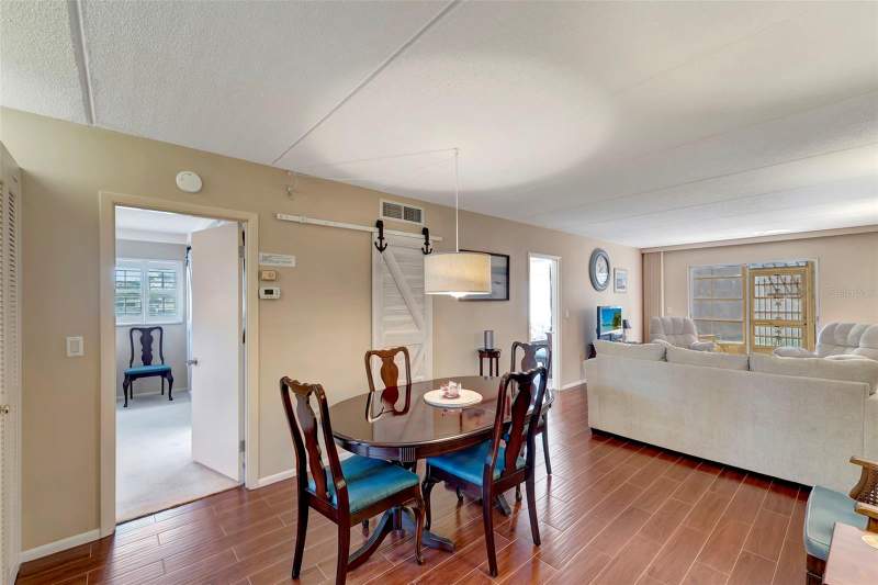 2 bedroom Condominium at 649 Tamiami Trail #107, Country Club Apts, Venice — photo 3