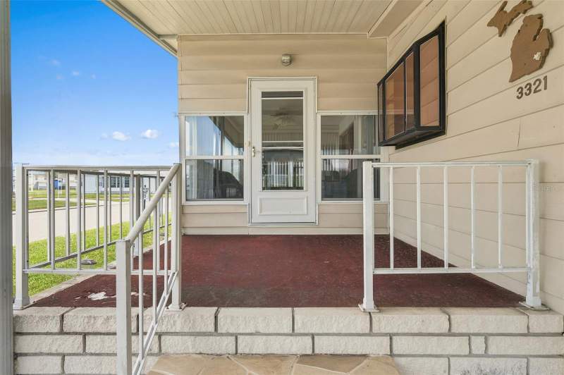 2 bedroom Manufactured Home at 3321 Chatford Drive, Tanglewood Mobile Village, Holiday — photo 2
