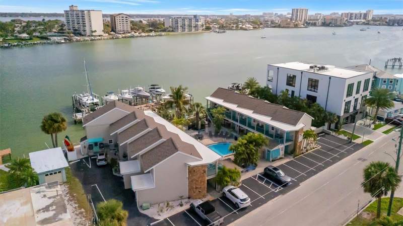 1 bedroom Half Duplex at 673 BAY ESPLANADE #204, FIVE PALMS MOTEL CONDO, CLEARWATER BEACH — photo 3