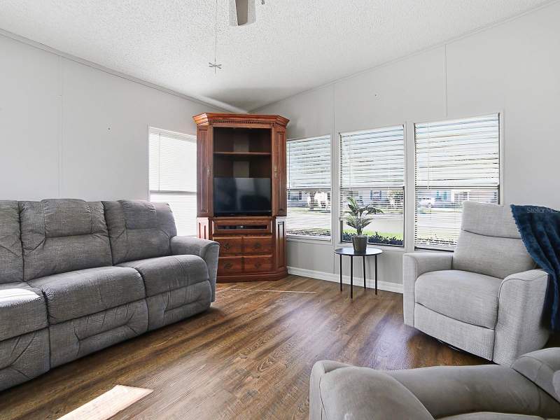 2 bedroom Manufactured Home at 32322 Oak Park Drive, Pennbrooke Ph 01A, Leesburg — photo 3