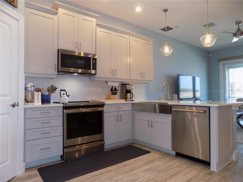 4 bedroom Townhouse at 2511 Coral Court, Walk At Indian Rocks Beach, Indian Rocks Beach — photo 3