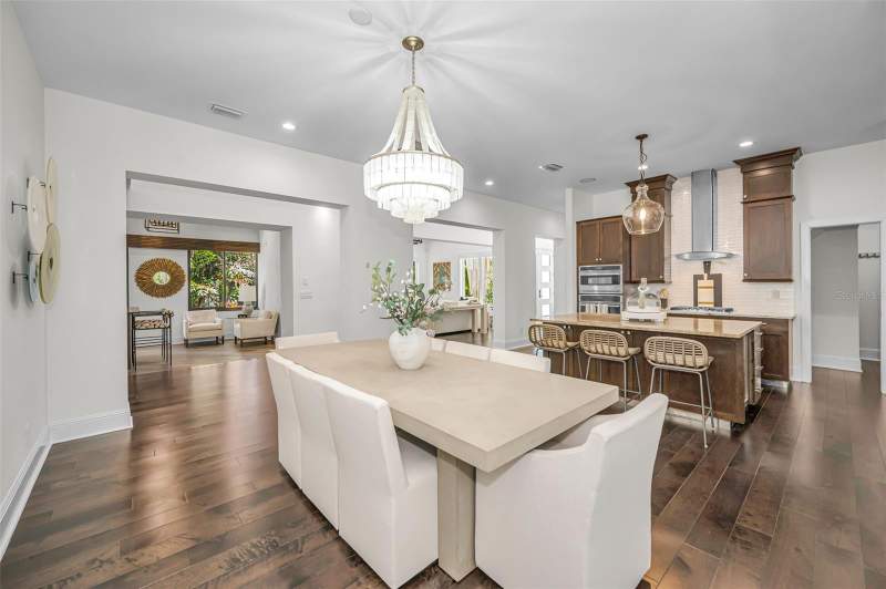 4 bedroom Single Family Residence at 1710 BRIGHTWATERS BOULEVARD, SNELL ISLE BRIGHTWATERS, ST PETERSBURG — photo 4