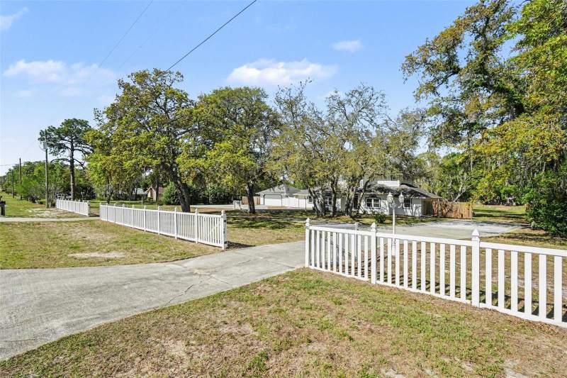 4 bedroom Single Family Residence at 18731 Firethorn Drive, Highlands, Spring Hill — photo 5