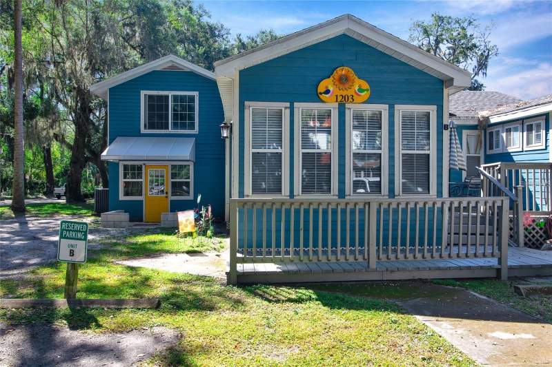 5 bedroom Single Family Residence at 1203 NW 12th Avenue, Spring Park Sub, Gainesville — photo 3