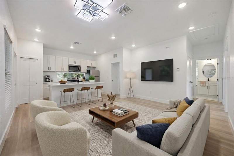3 bedroom Single Family Residence at 521 W Herriott Avenue, Oakland Town, Oakland — photo 5