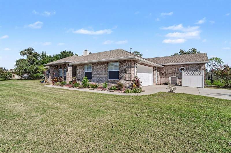 4 bedroom Single Family Residence at 2090 Lakebreeze Way, Crystal Lake Estates, Deltona — photo 2