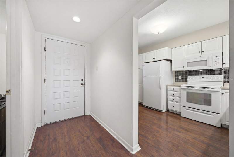 2 bedroom Condominium at 1802 Mariner Drive #25, Tarpon Cove Condo, Tarpon Springs — photo 4