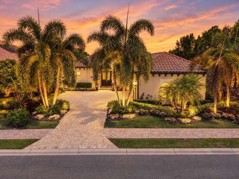 7235 Prestbury Circle, pool for sale in Lakewood Ranch