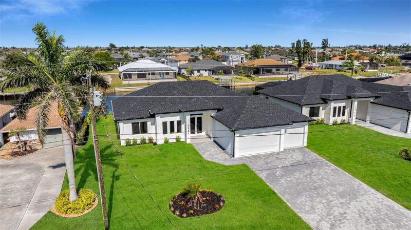 3 bedroom Single Family Residence at 1234 NW 36th Avenue, Cape Coral Unit 60 Blk 4262 Pb 19 Pg 162 Lots 20 +, Cape Coral — photo 2