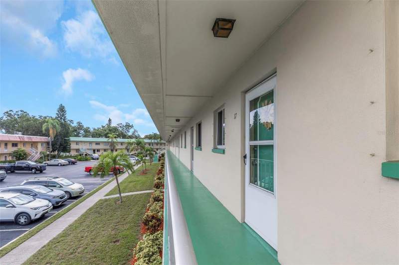 2 bedroom Condominium at 2001 Greenbriar Boulevard #17, Greenbriar Condo, Clearwater — photo 4