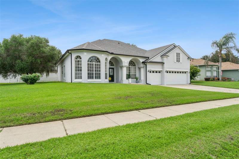 5 bedroom Single Family Residence at 13163 Lakeshore Grove Drive, Wintermere Harbor, Winter Garden — photo 2
