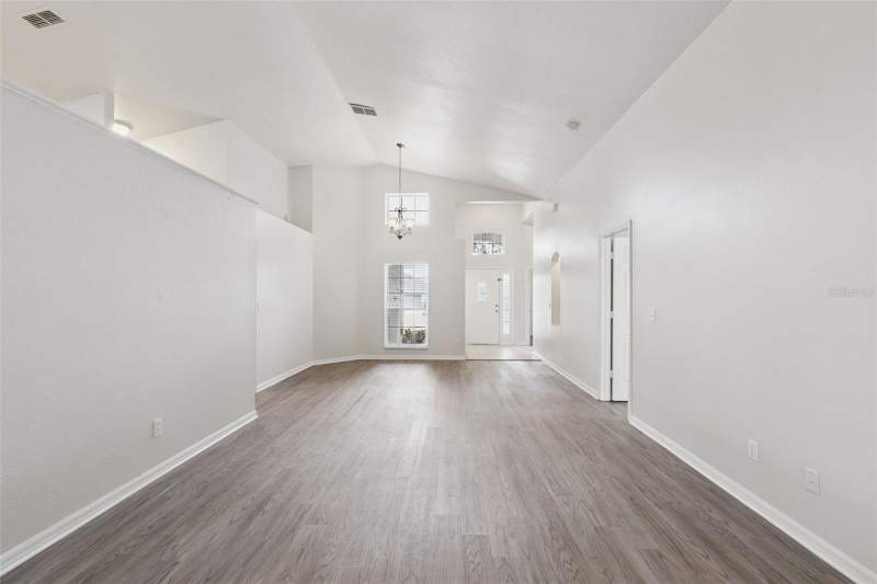 4 bedroom Single Family Residence at 5483 Glen Oak Place, Forest Glen Sub, Sanford — photo 2