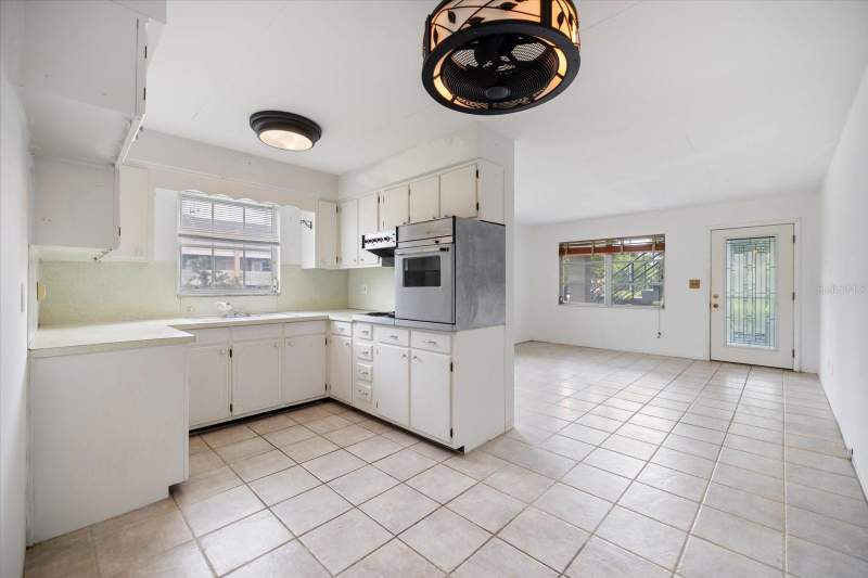 1 bedroom Condominium at 450 32ND AVENUE #106W, PATRICIAN GARDEN, ST PETERSBURG — photo 2