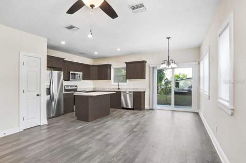 4209 W Woodlawn Avenue #A, Tampa FL - photo 6 of 25