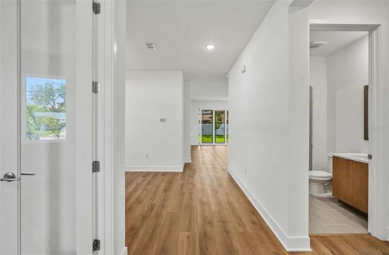 4 bedroom Single Family Residence at 3108 W Ballast Point Boulevard, Ballast Point, Tampa — photo 3