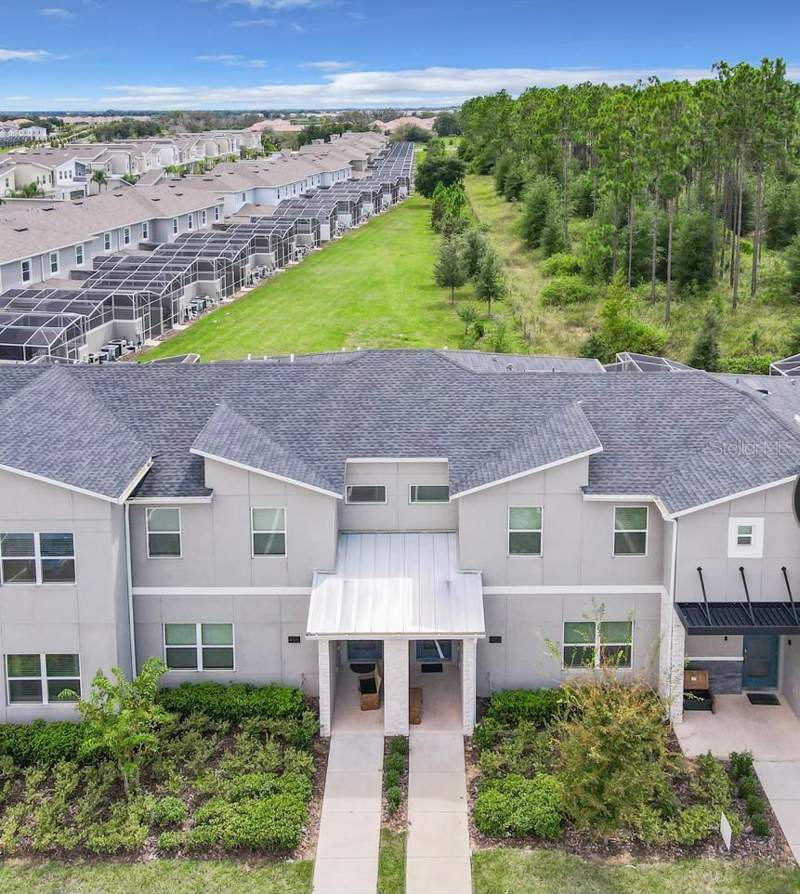 4 bedroom Townhouse at 452 OCEAN COURSE AVENUE, STONEYBROOK SOUTH NORTH PRCL PH 1, DAVENPORT — photo 1