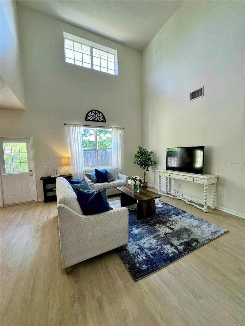 4 bedroom Single Family Residence at 411 Durham Shore Court, Braemar, Apollo Beach — photo 4