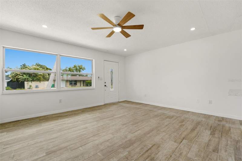 2 bedroom Single Family Residence at 178 Dowling Avenue, Port Charlotte Sec 006, Port Charlotte — photo 4