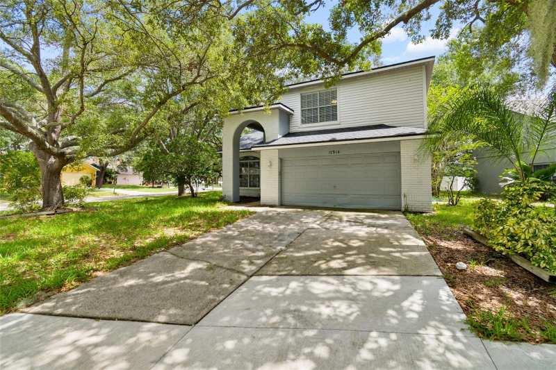 4 bedroom Single Family Residence at 12914 Longcrest Drive, Summerfield Village 1 Tr 28, Riverview — photo 1