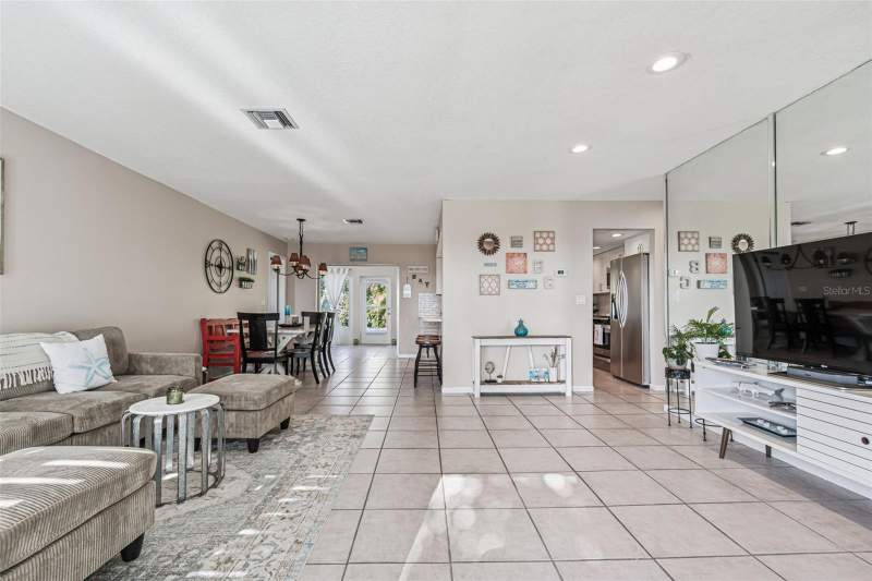 3 bedroom Single Family Residence at 216 176th Avenue, Harbor Shores 5th Add Rep, Redington Shores — photo 5