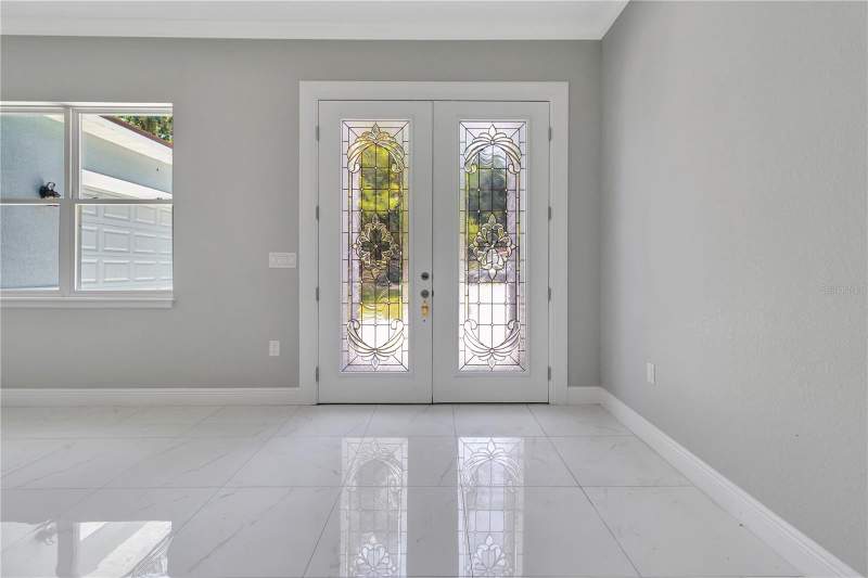 5 bedroom Single Family Residence at 319 Water Shore Drive, Leesburg Waters Edge Sub, Leesburg — photo 4