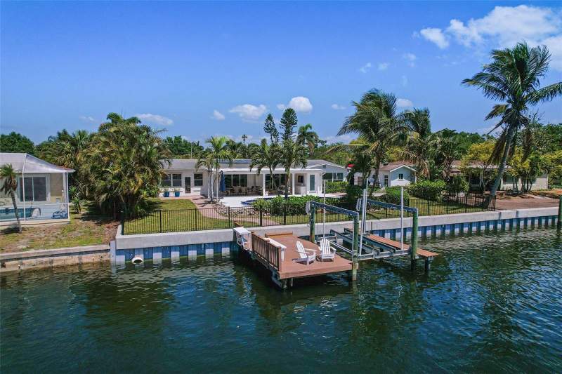 North East Park Shores