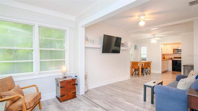 4 bedroom Single Family Residence at 1466 Laura Street, Highland Groves, Clearwater — photo 4