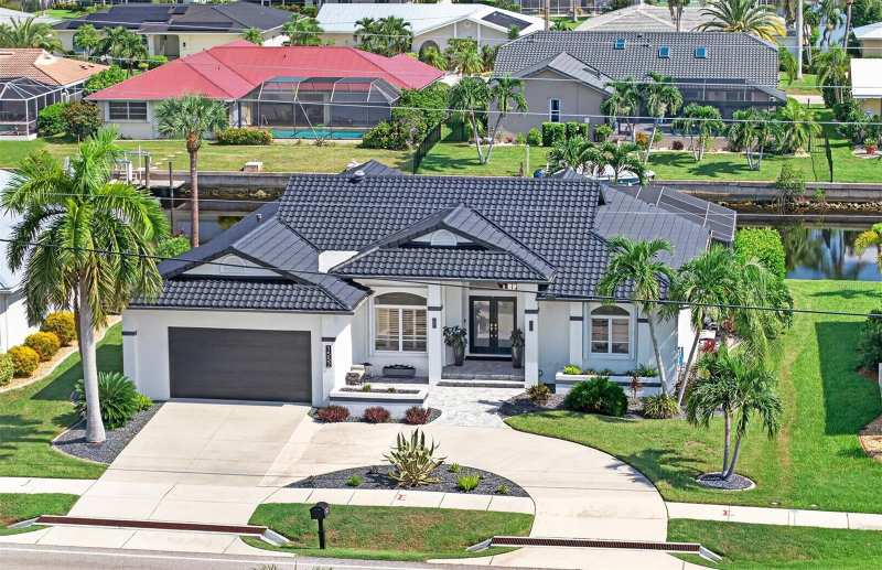 3 bedroom Single Family Residence at 1552 Aqui Esta Drive, Punta Gorda Isles Sec 14, Punta Gorda — photo 1