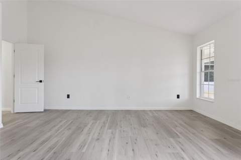 6302 Silver Oaks Drive, Zephyrhills FL - photo 11 of 33