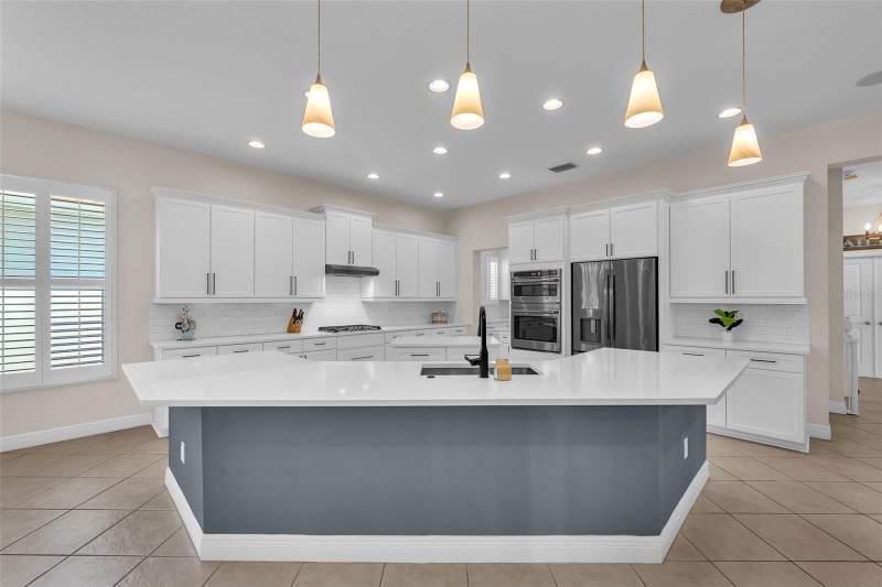 4 bedroom Single Family Residence at 6207 BLEEKER STREET, WINTHROP VILLAGE PH ONE-B, RIVERVIEW — photo 3