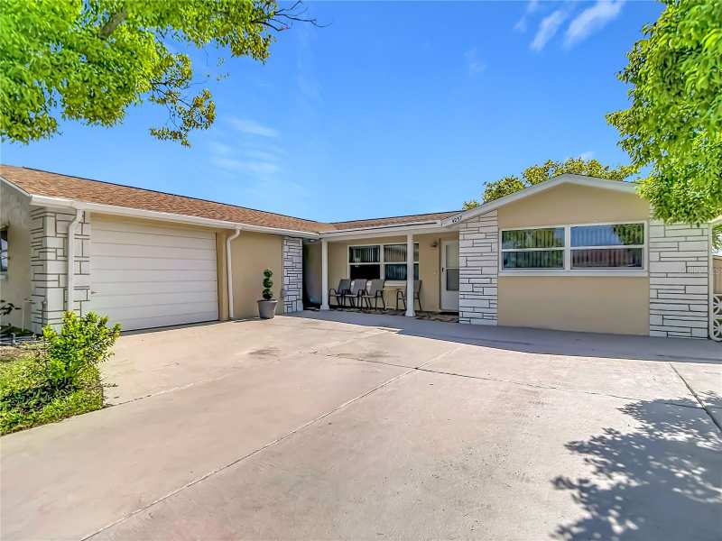3 bedroom Single Family Residence at 4237 Headsail Drive, Flor A Mar, New Port Richey — photo 1