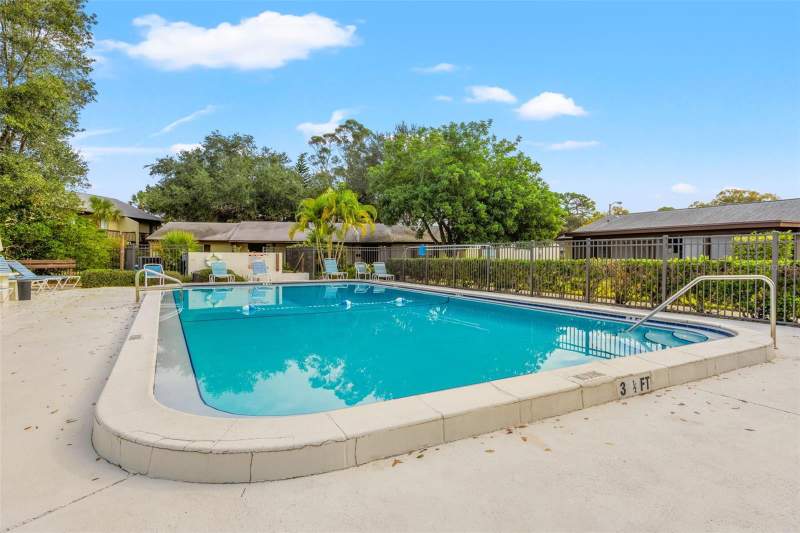 1 bedroom Condominium at 4215 E Bay Drive #1702F, Woodside Village Condo, Clearwater — photo 2