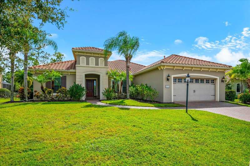 3 bedroom Single Family Residence at 8256 Larkspur Circle, Wildgrass, Sarasota — photo 1