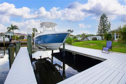 318 Circle Drive, Palm Harbor FL - photo 10 of 38