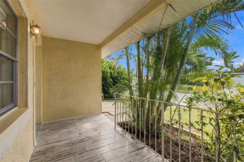 2 bedroom Single Family Residence at 3031 Muir Street, Aloha Gardens, Holiday — photo 3