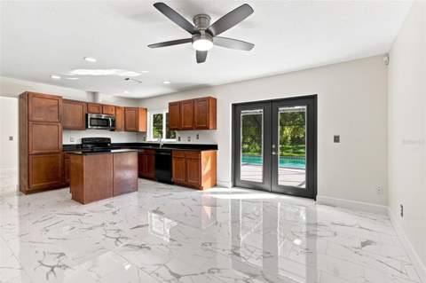 7233 Woodbrook Drive, Tampa FL - photo 19 of 57