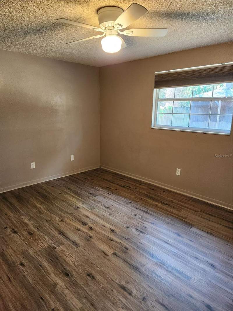 3 bedroom Single Family Residence at 6929 Bishop Frier Lane, Riverview, Riverview — photo 5