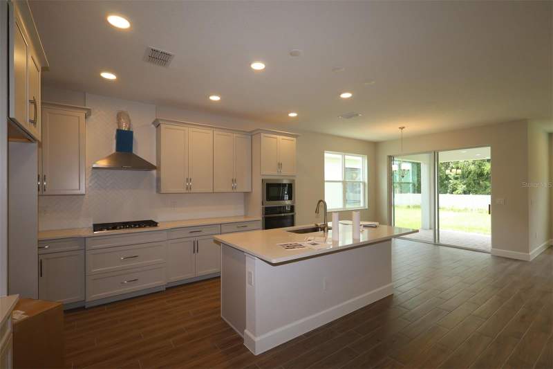 5 bedroom Single Family Residence at 1284 Hyde Street, Center Lake On The Park, St Cloud — photo 4