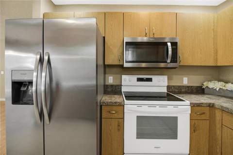 305 W Fountain Street, Fruitland Park FL - photo 11 of 38