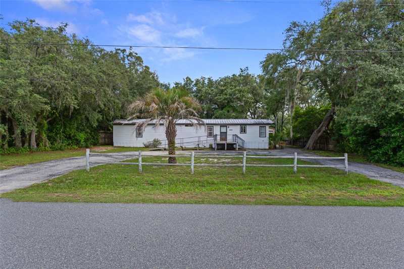2 bedroom Manufactured Home at 6463 W Park Drive, Homosassa Hills, Homosassa — photo 1