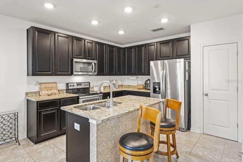 3 bedroom Single Family Residence at 571 Old Windsor Way, Villages Of Avalon Ph 3B-1, Spring Hill — photo 5