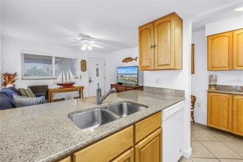 10265 Gulf Boulevard #B315, St Petersburg FL - photo 13 of 34