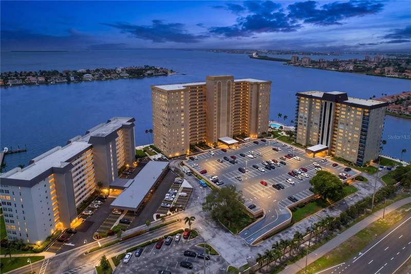 Bayway Isles Point Brittany Four