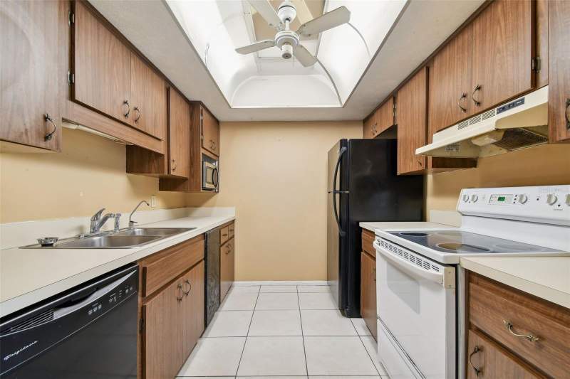 3 bedroom Condominium at 645 N Keene Road #D, St Andrews Cove Condo, Clearwater — photo 2